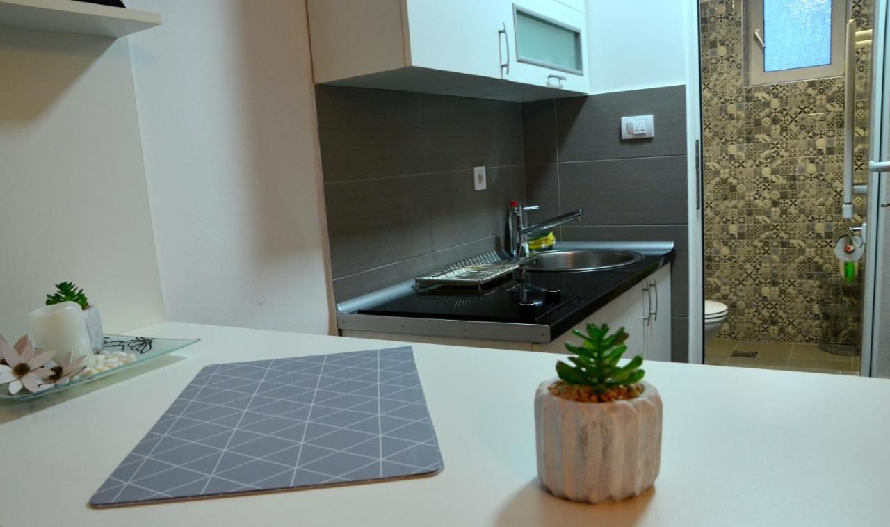 Iva Studio-Apartment Кладово Экстерьер фото